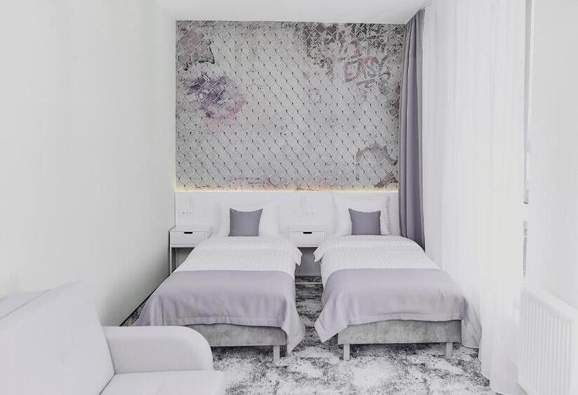 ホテル Tulip Inn żyrardów