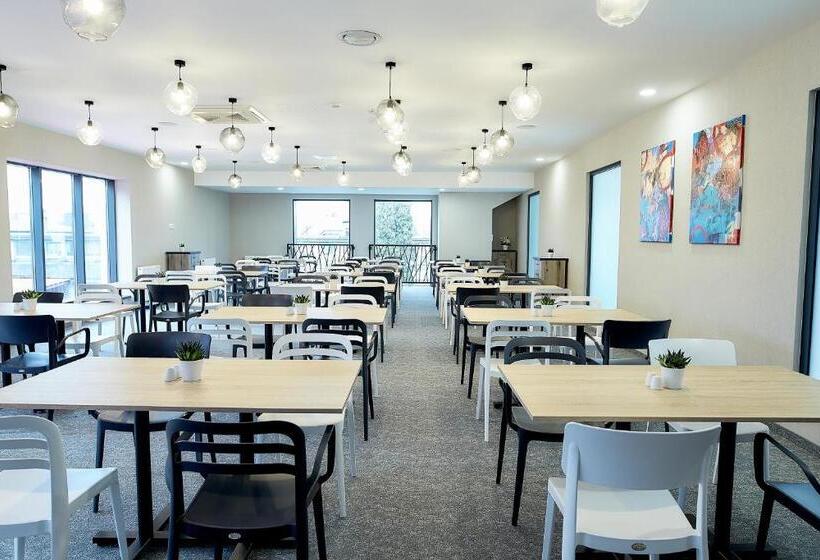 ホテル Tulip Inn żyrardów