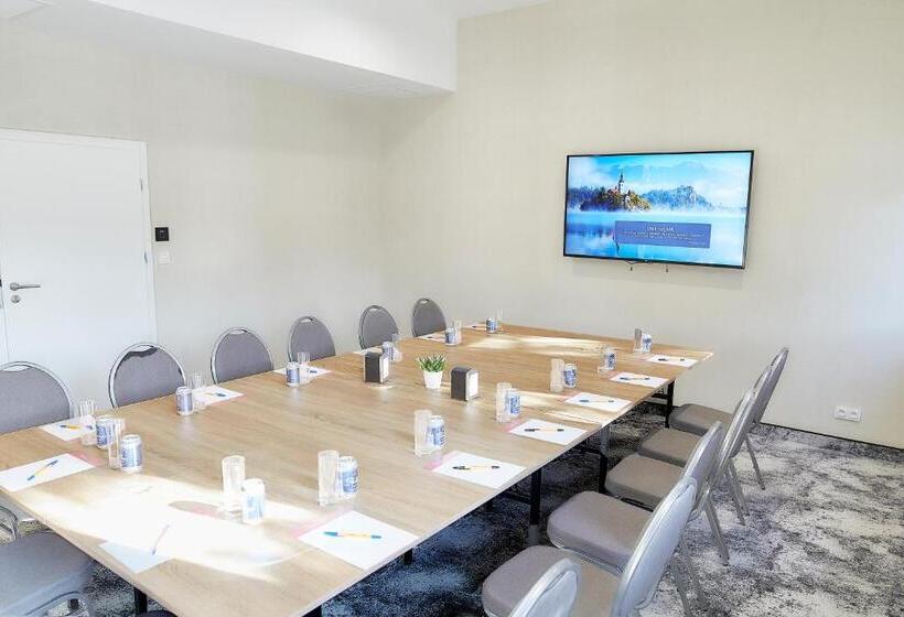 ホテル Tulip Inn żyrardów