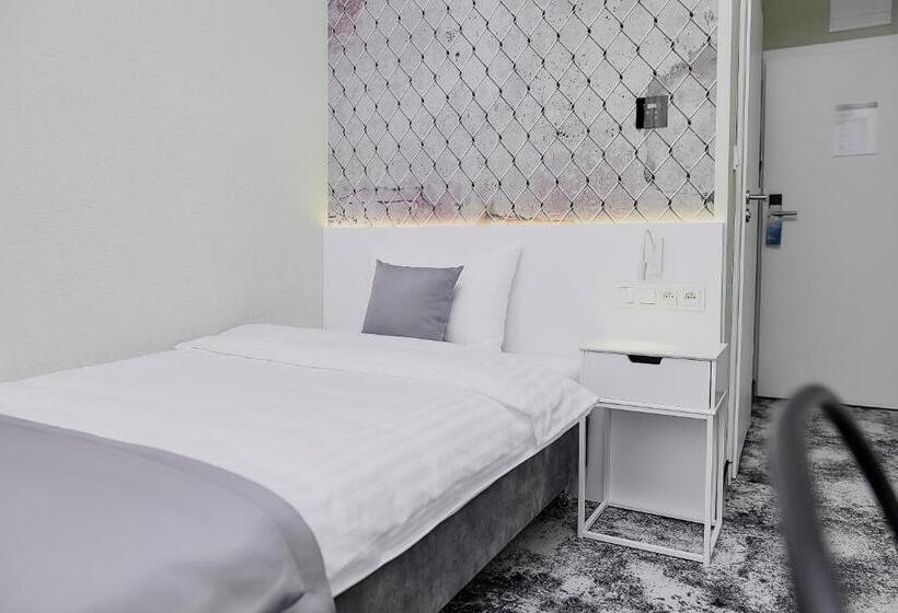 ホテル Tulip Inn żyrardów