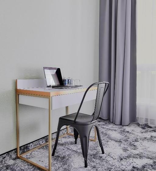 ホテル Tulip Inn żyrardów