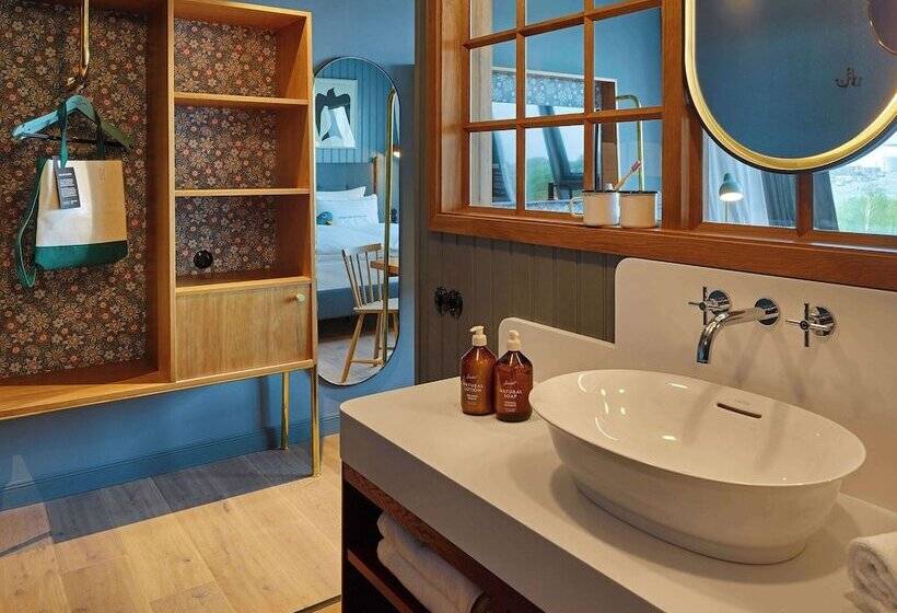 25hours Hotel Paper Island