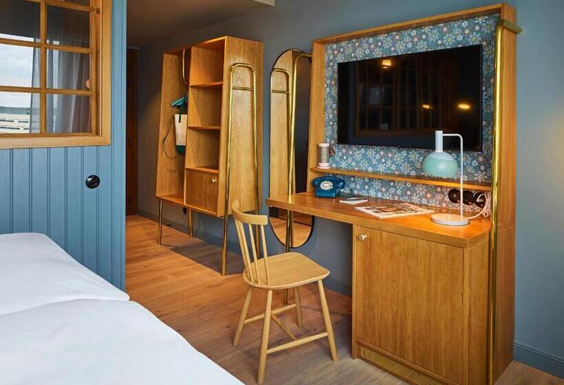 25hours Hotel Paper Island