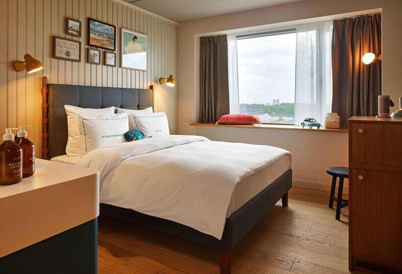 25hours Hotel Paper Island