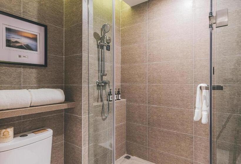 Atour Hotel Chongqing Liziba Lianglukou Subway Station