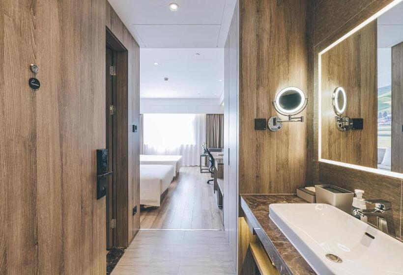 Atour Hotel Chongqing Liziba Lianglukou Subway Station