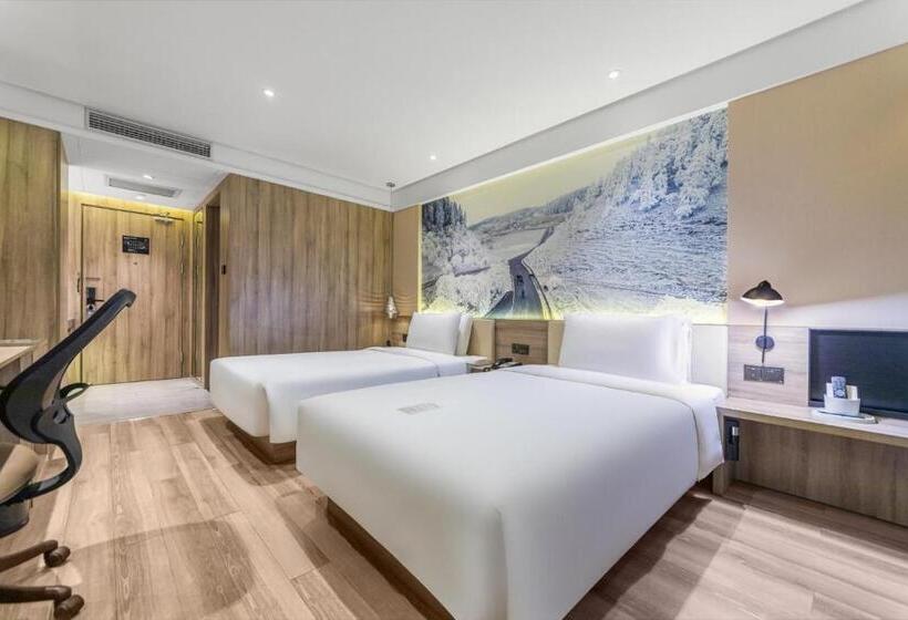 Atour Hotel Chongqing Liziba Lianglukou Subway Station