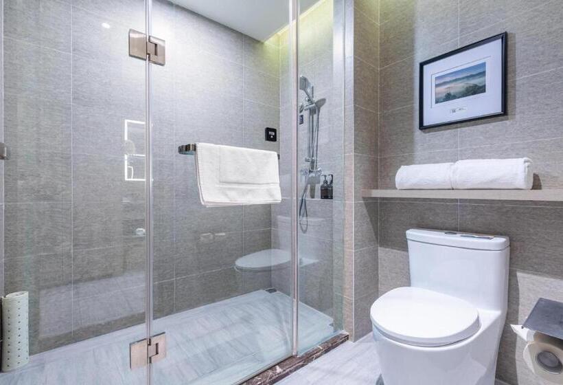 Atour Hotel Chongqing Liziba Lianglukou Subway Station