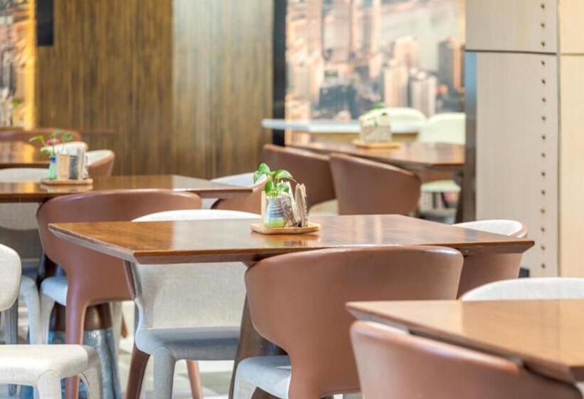 Atour Hotel Chongqing Liziba Lianglukou Subway Station