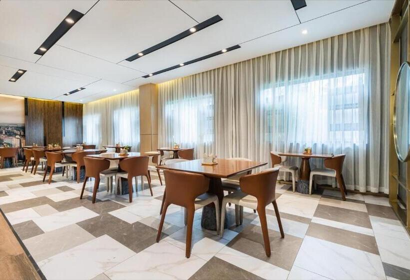 Atour Hotel Chongqing Liziba Lianglukou Subway Station