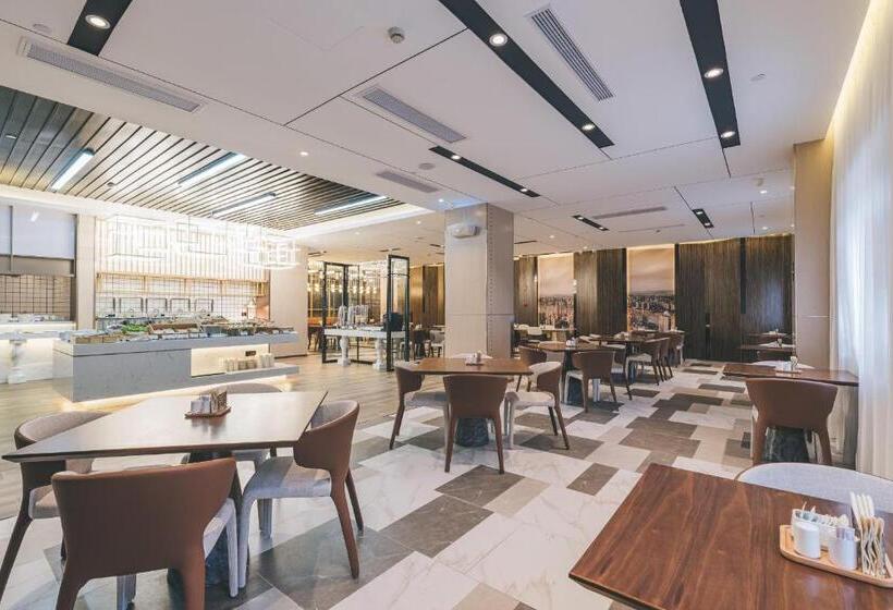 Atour Hotel Chongqing Liziba Lianglukou Subway Station