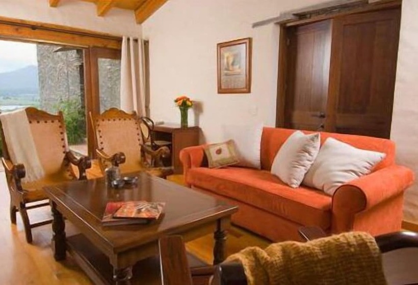 민박 San Bernardo Hotel & Spa En La Montana