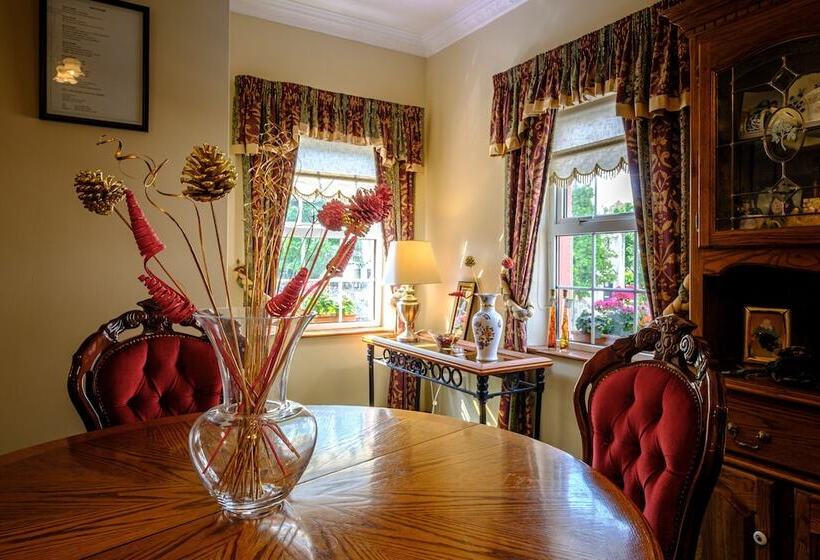 Fallons Bed And Breakfast