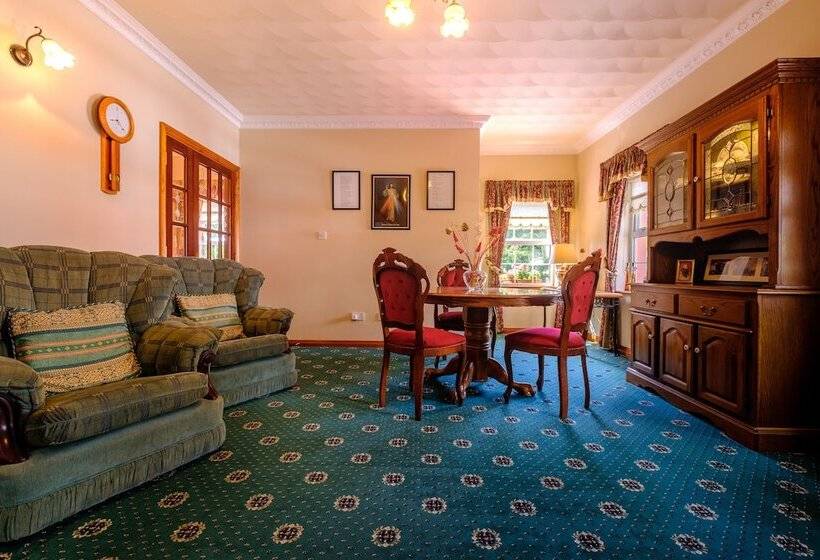 Fallons Bed And Breakfast