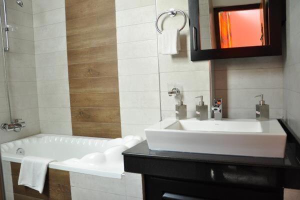 Отель Aswadduma