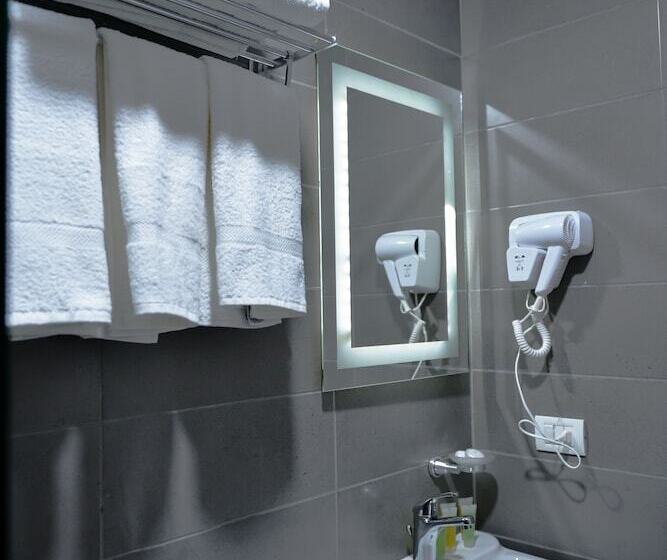 هتل Beit Alshabaan Inn