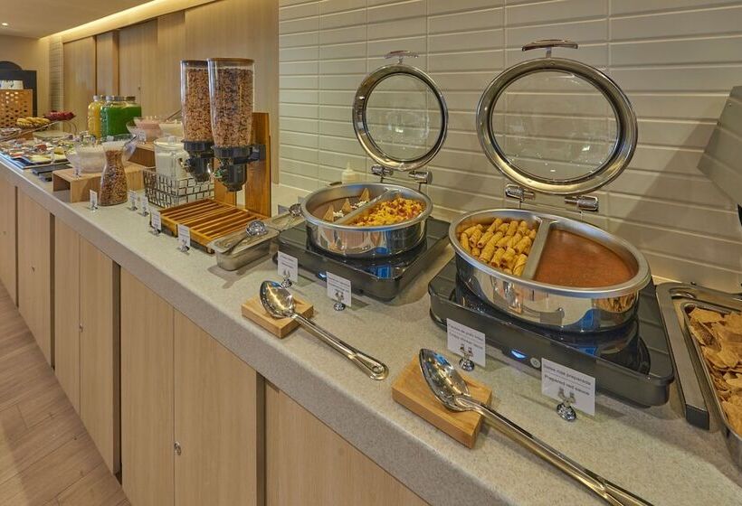 ホテル City Express By Marriott Cancun Aeropuerto