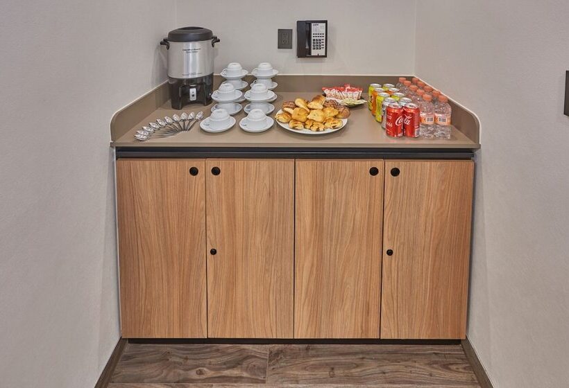 ホテル City Express By Marriott Cancun Aeropuerto