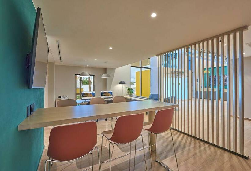 ホテル City Express By Marriott Cancun Aeropuerto