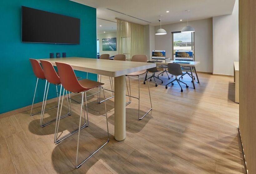 ホテル City Express By Marriott Cancun Aeropuerto