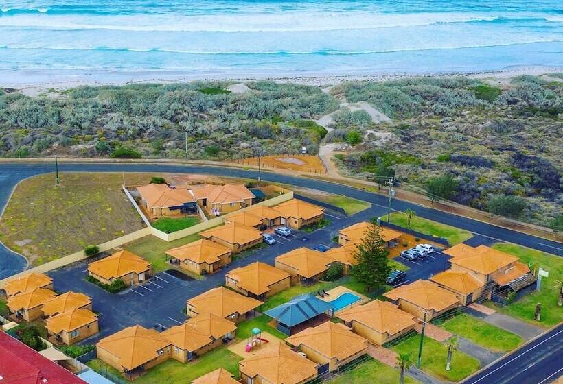 هتل Geraldton's Ocean West