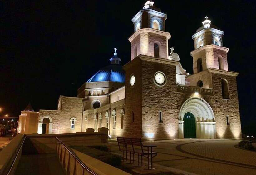 هتل Geraldton's Ocean West