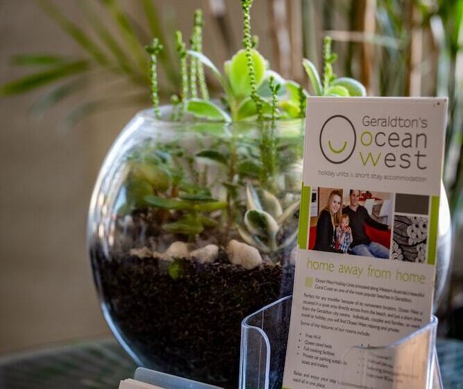 هتل Geraldton's Ocean West