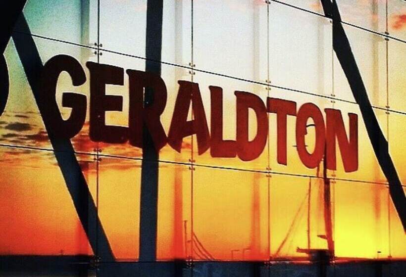 هتل Geraldton's Ocean West