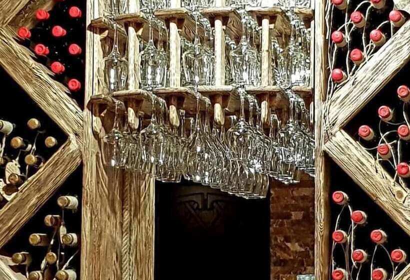 هتل Guglux &wine Cellar