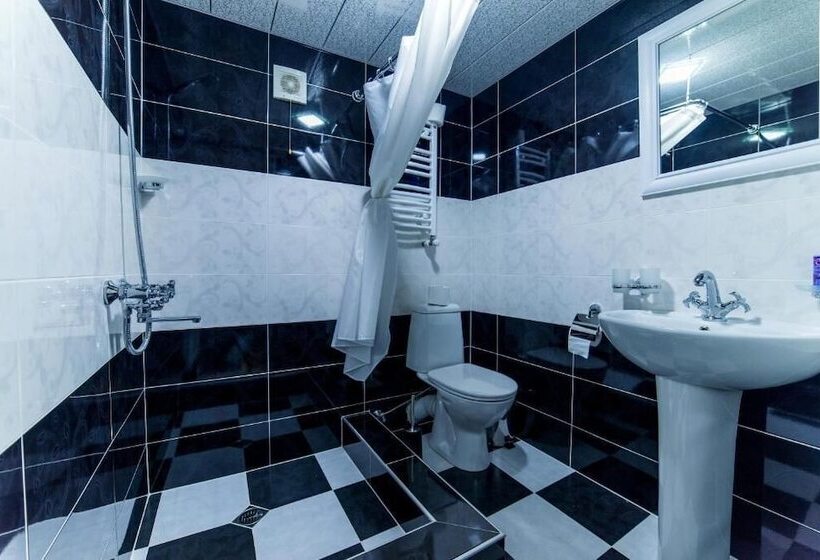 هتل Guglux &wine Cellar