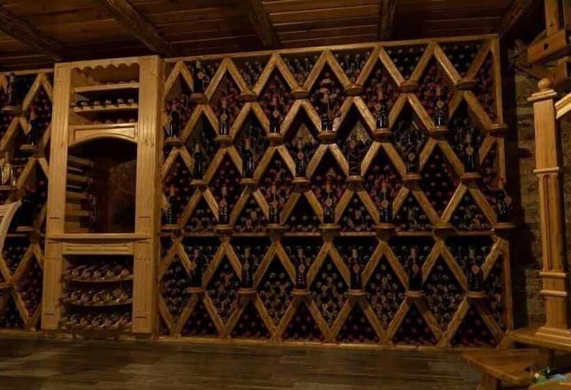 هتل Guglux &wine Cellar