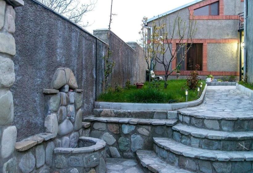 هتل Guglux &wine Cellar