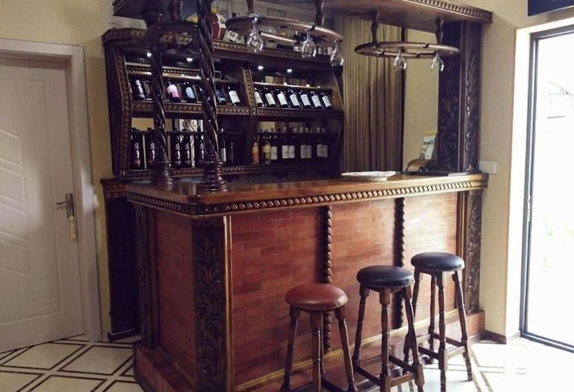 هتل Guglux &wine Cellar