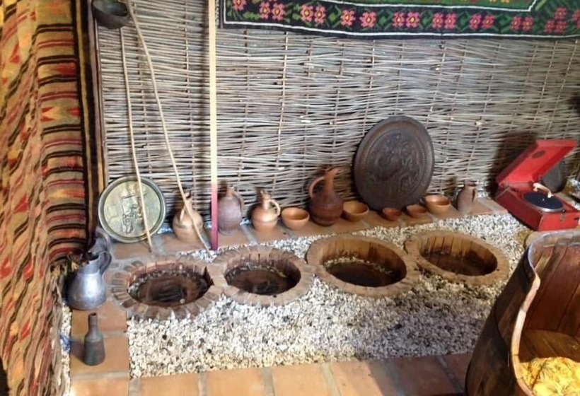 هتل Guglux &wine Cellar