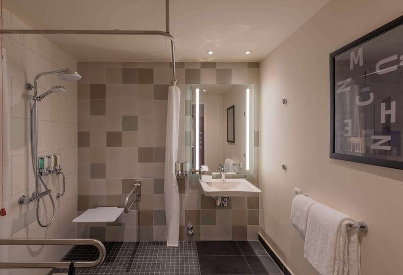 هتل Hampton By Hilton Vienna City West