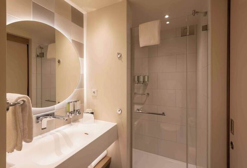 هتل Hampton By Hilton Vienna City West