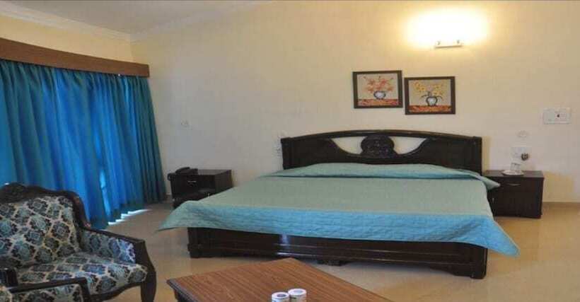 فندق Jungle Babbler Tourist Resort