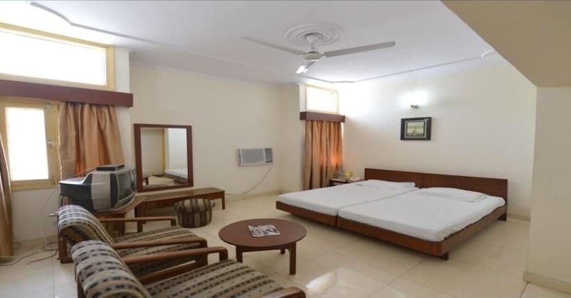 בית מלון כפרי Jungle Babbler Tourist Resort