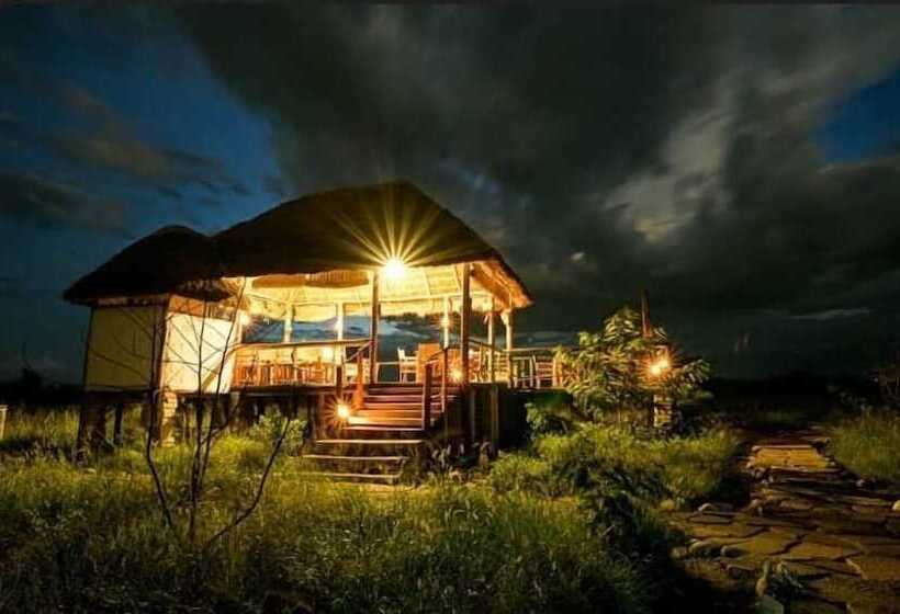 هتل Kazinga Wilderness Safari Camp