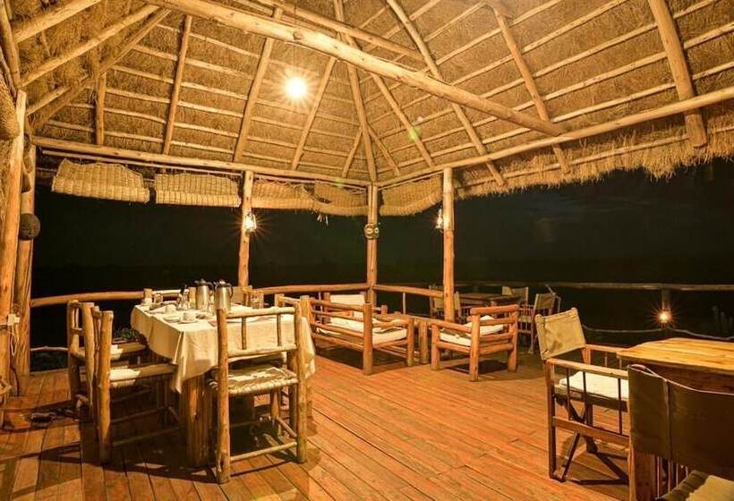 هتل Kazinga Wilderness Safari Camp