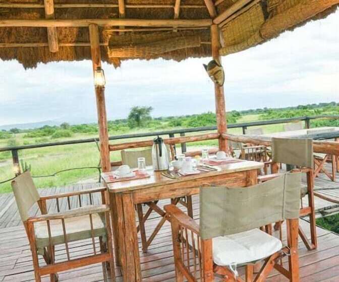 هتل Kazinga Wilderness Safari Camp