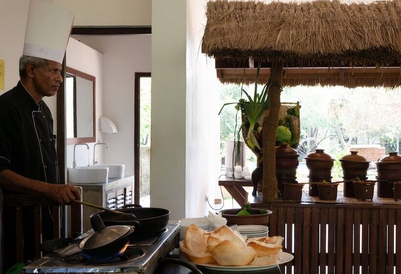 בית מלון כפרי Lario Resort Sigiriya