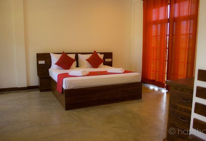 בית מלון כפרי Lario Resort Sigiriya