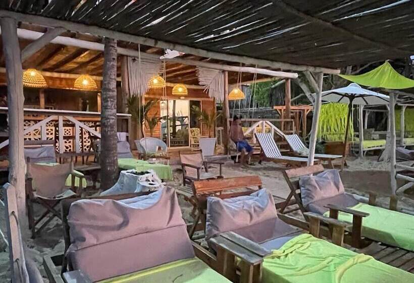 酒店 Mio Mio Beach