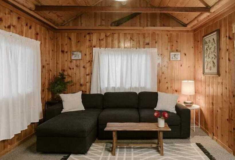 호텔 Oak Knoll Unit 4 #2403