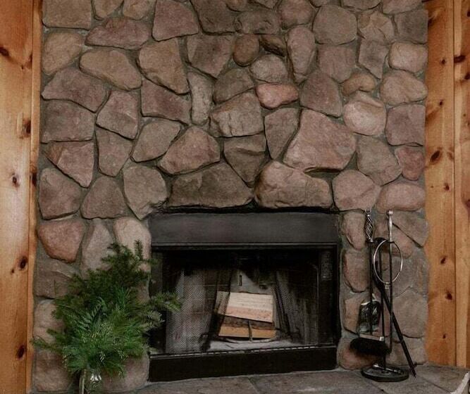 호텔 Oak Knoll Unit 4 #2403