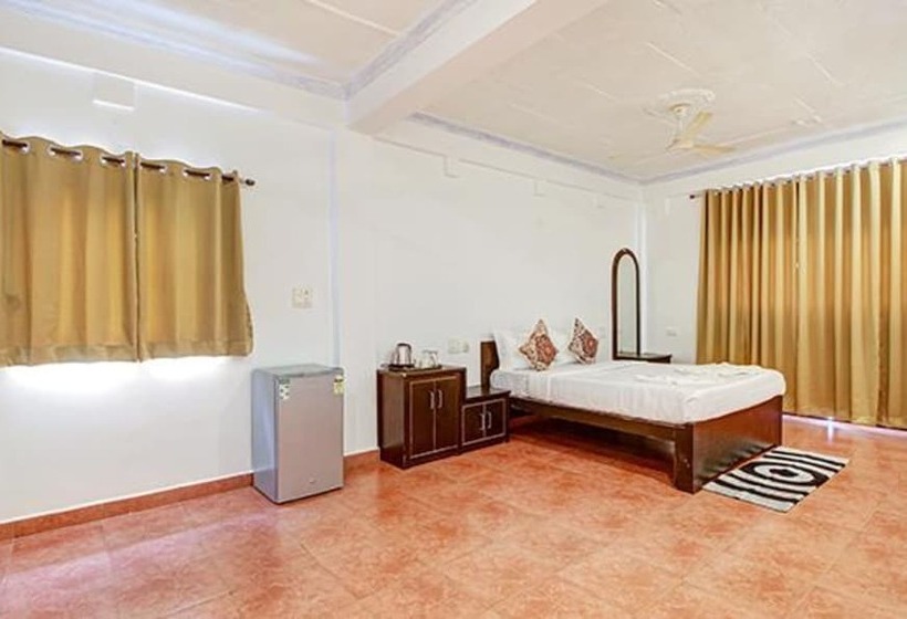 Fabhotel Pleasure Inn