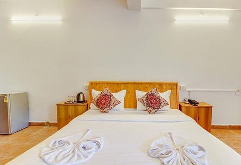 Fabhotel Pleasure Inn