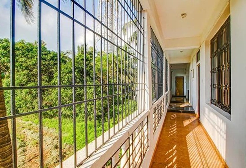 Fabhotel Pleasure Inn