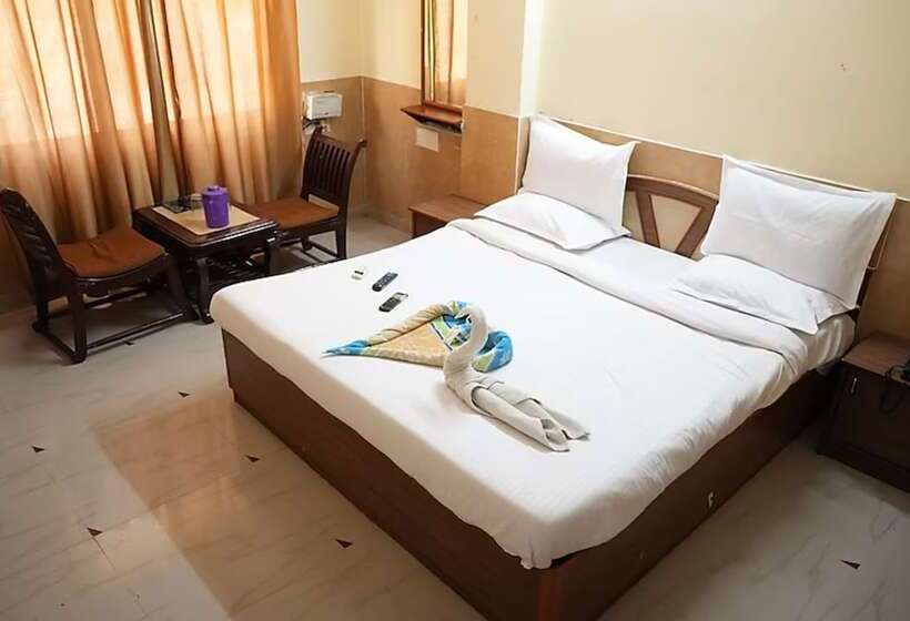 Отель Goroomgo Rajpal Palace Udaipur